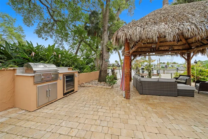 Outdoor Kitchen