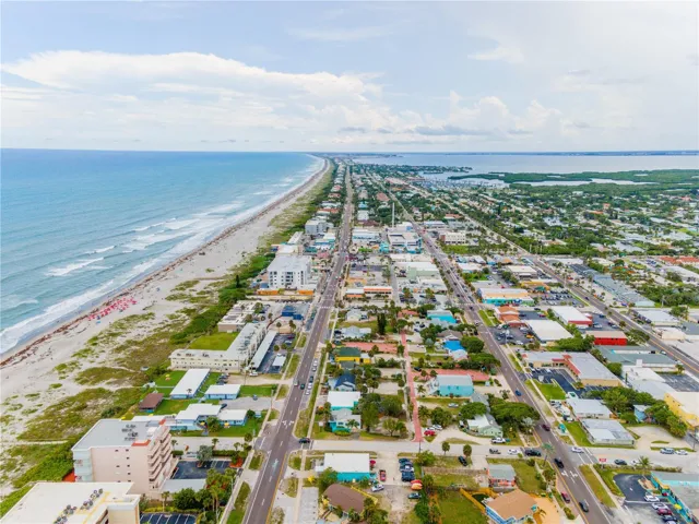 Down Town Cocoa Beach only a couple of blocks away.