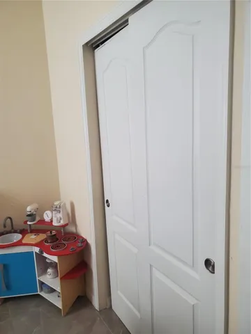 BEDROOM 2 CLOSET