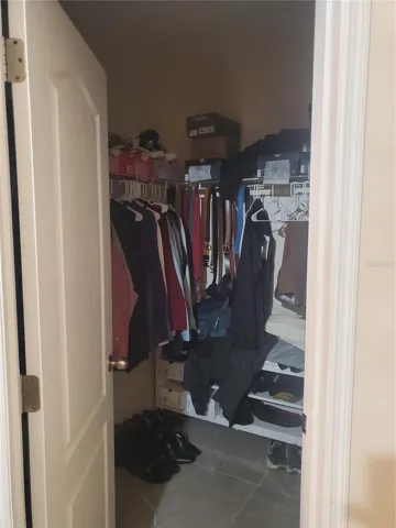 MASTER WALKIN CLOSET