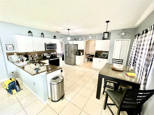 Kitchen/Nook area