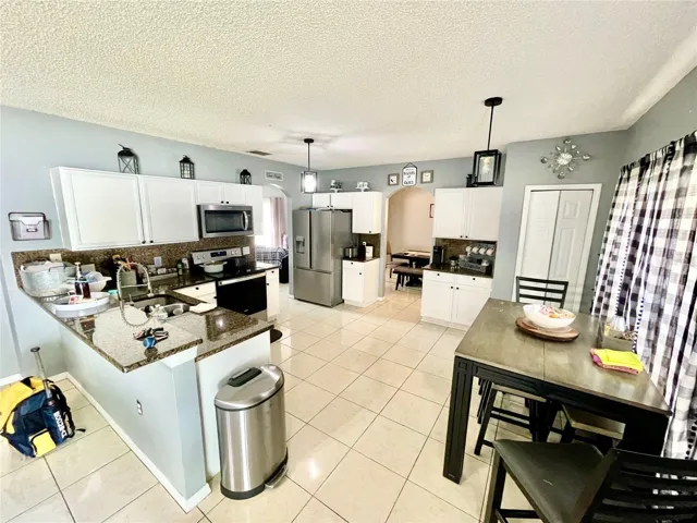 Kitchen/Nook area