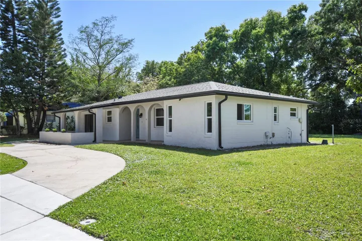 802 MEINER BLVD FRONT RIGHT ELEVATION