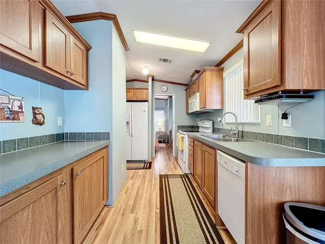 Plenty of storage space in this kitchen