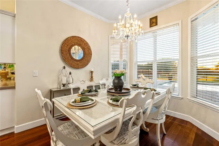 Large Breakfast Nook overlooking pool