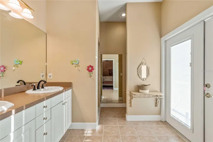 Ensuite Bath for Bedroom 4 with Balcony