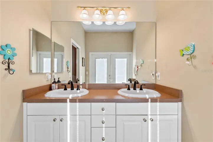 Ensuite Bath for Bedroom 4 with Balcony