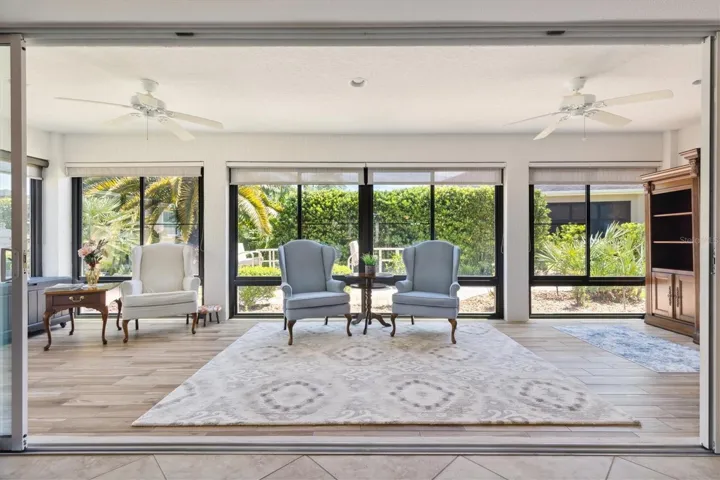 SLIDING DOORS TUCK BACK BEHIND THE WALL FOR GREAT ENTERTAINING