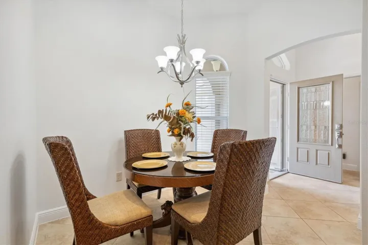 COZY DINING NOOK