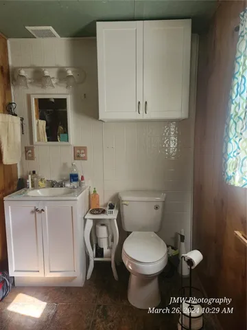 RM1 HALF BATH