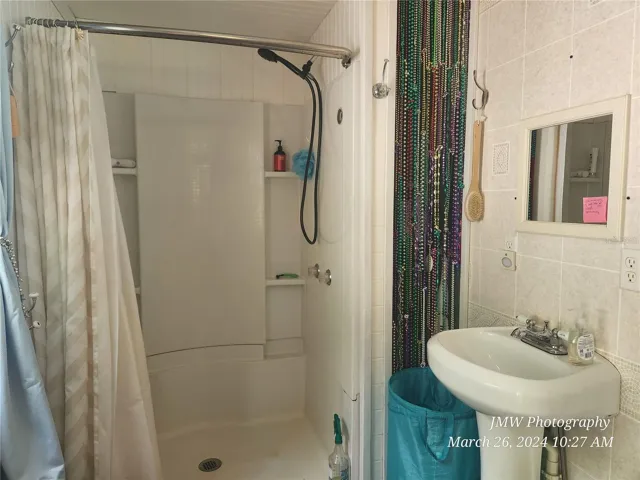 MAIN BATH