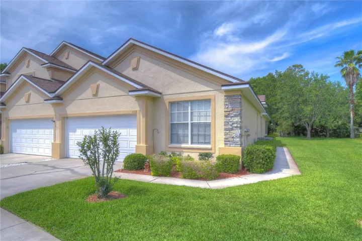 Beautiful end unit home!
