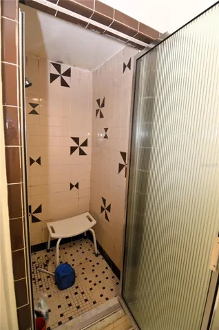 Master bath shower