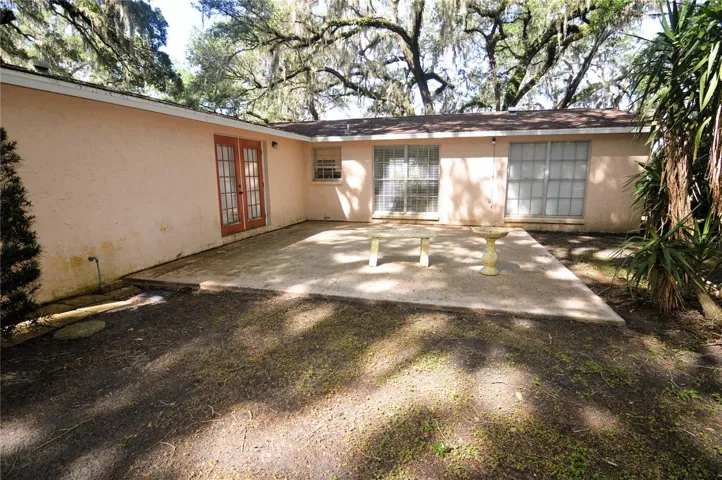 20'x20' concrete patio
