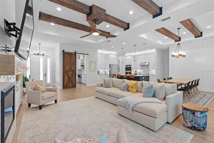 great room 11.6 x 22