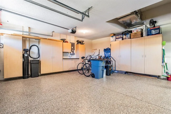 Epoxy garage floor including the built-ins are a MAJOR PLUS!