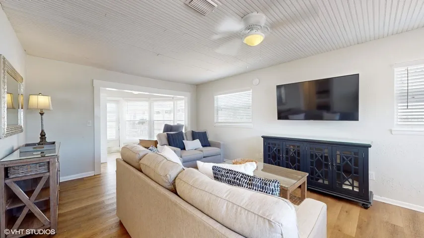 19806 Living Room