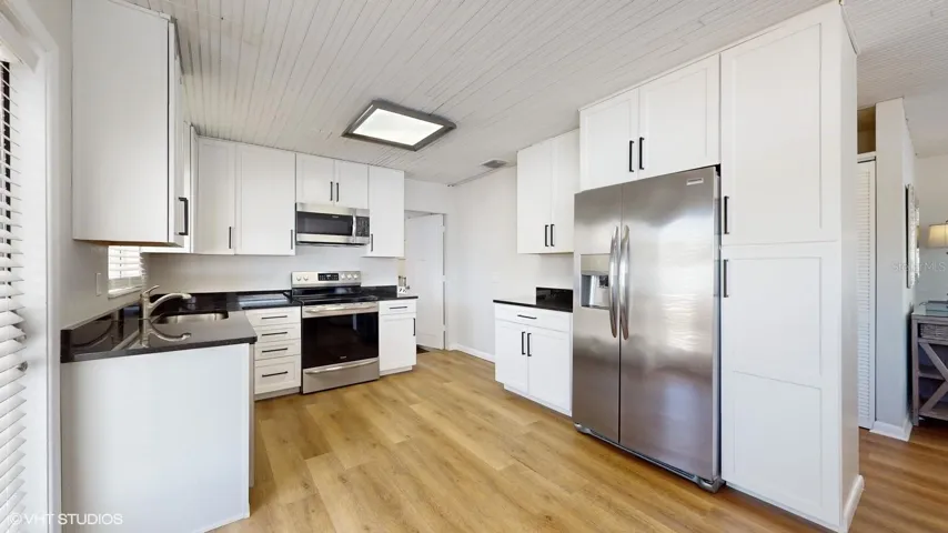 19806 Kitchen