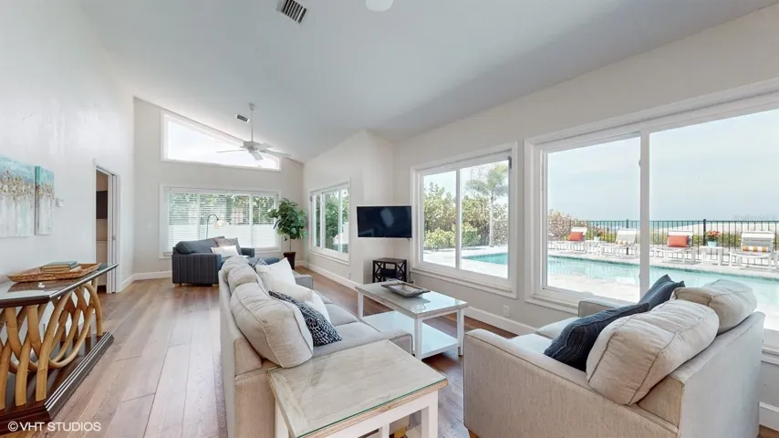 19808 Living Room