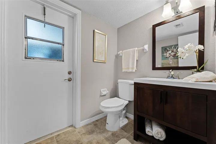 Pool Bath / Half Bath