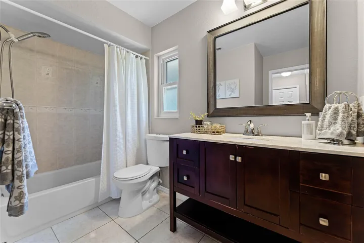Upstairs FULL Bath