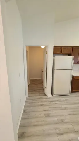 TO INSIDE LAUNDRY