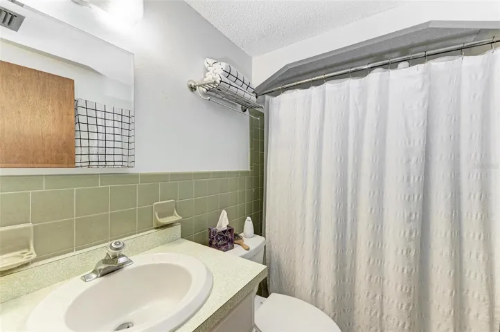 A side full bathroom
