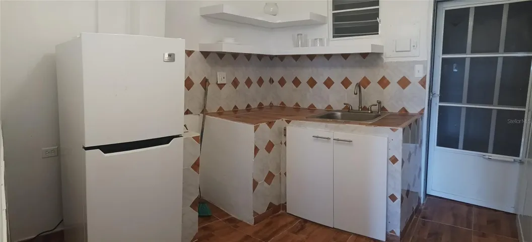 LOWER LEVEL 1B/1B KITCHEN VIEW