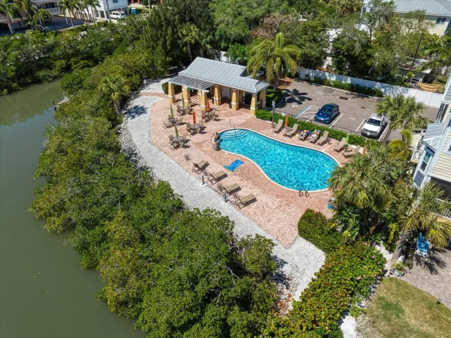 Community pool