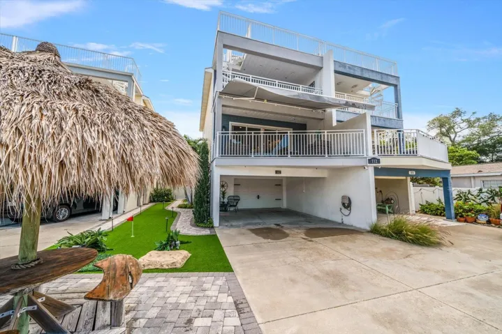 Tiki hut!