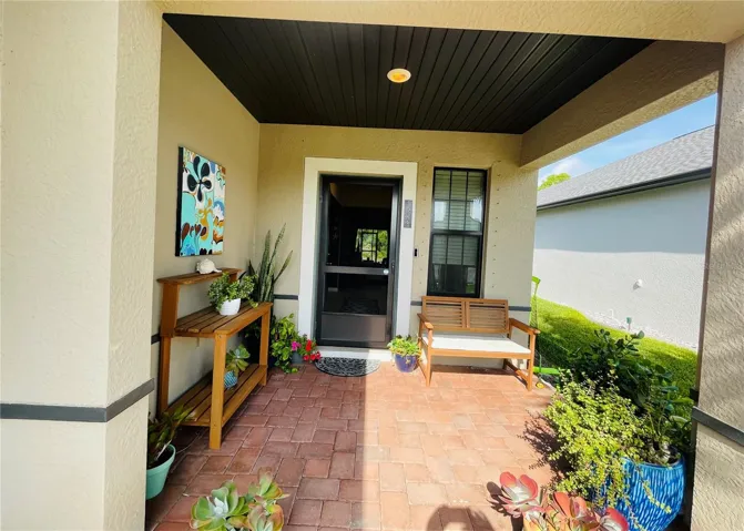 COVERED FRONT PORCH