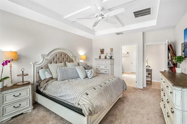 Oversized suite with tray ceiling