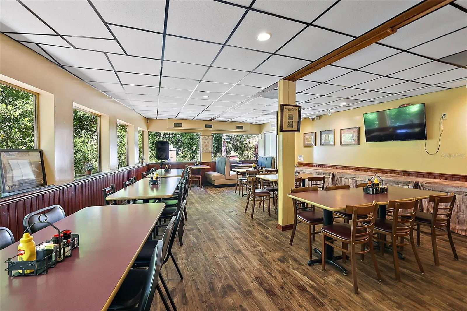 Rear dining area and buffet