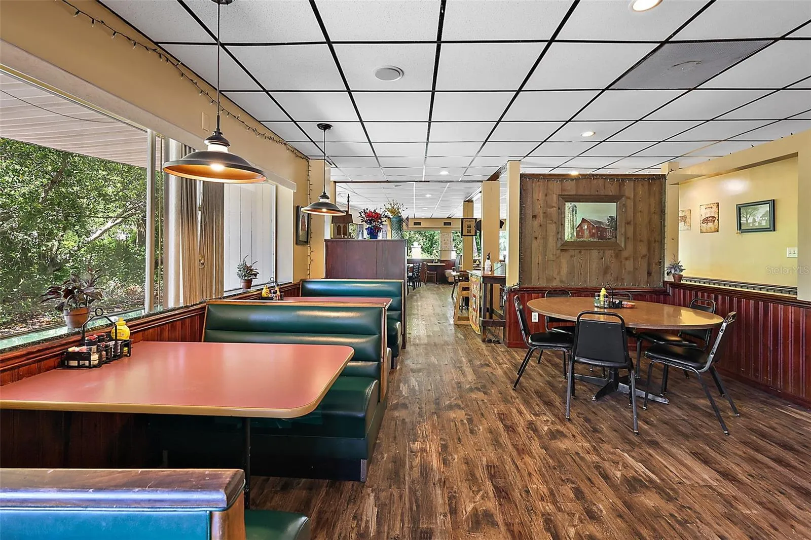 Dinning front