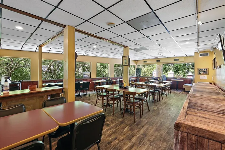 Dinning rear and buffet area