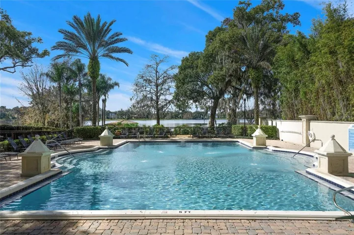 NORTH POOL AND LAKE!