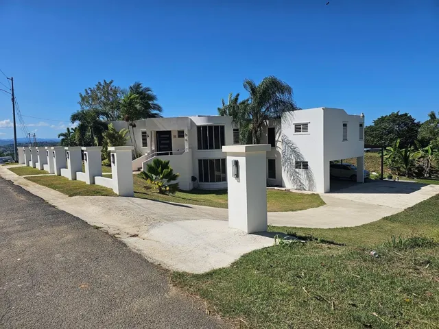 FRONT VIEW OF THE PROPERTY