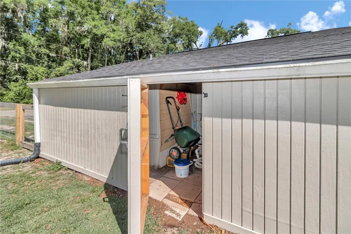 Pool pump/storage