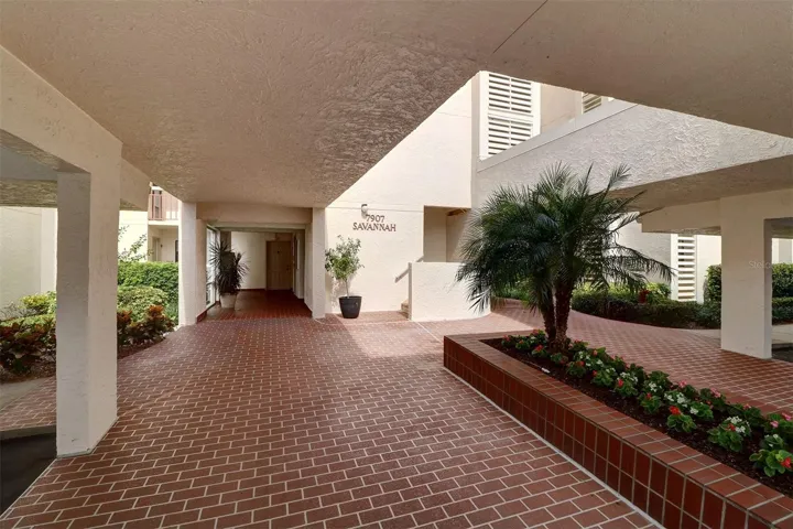 Savannah 7907 Entrance