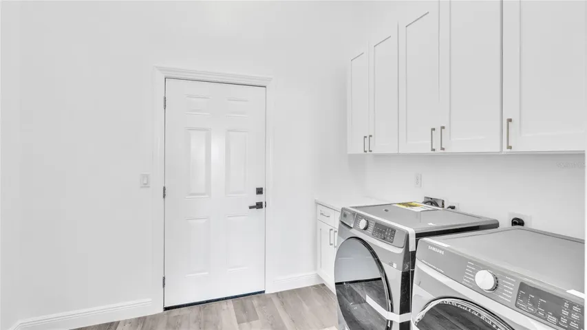 Laundry room/First floor
