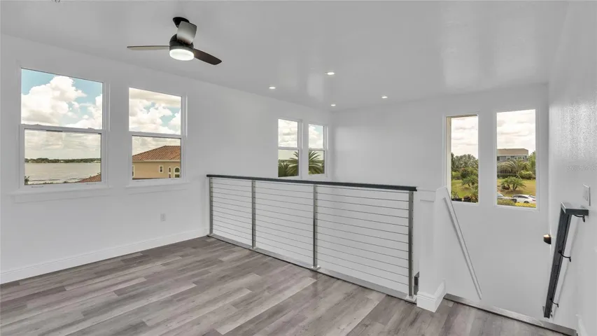 Second floor/Loft area