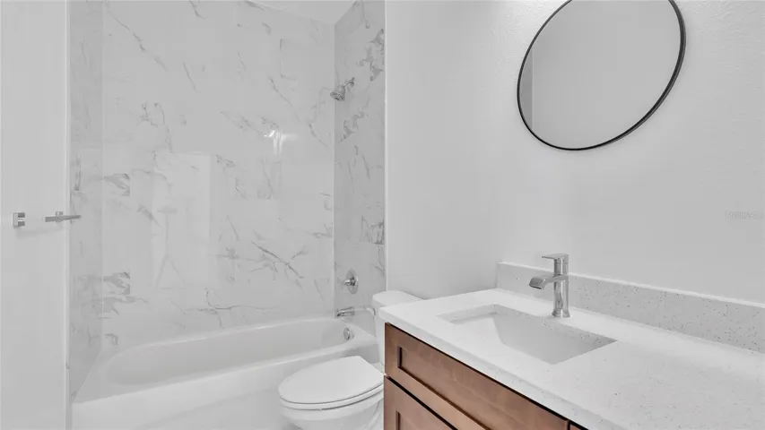Third bathroom/Quartz countertop/Second floor