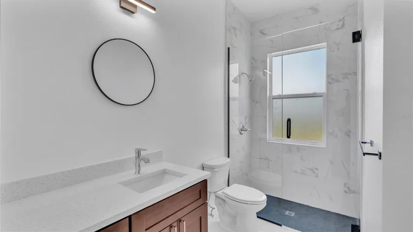Second bathroom/Quartz countertop