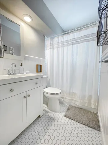 Owner's Bath