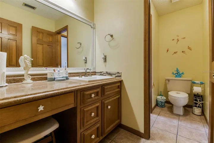 Second ensuite bathroom