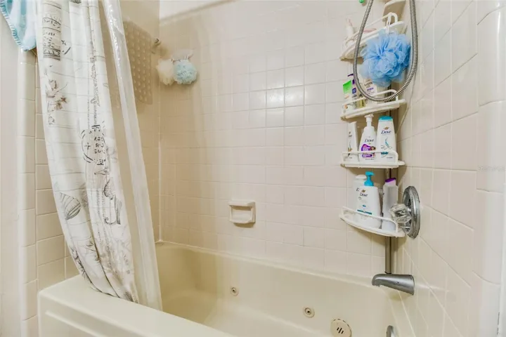Ensuite bathroom with jetted tub