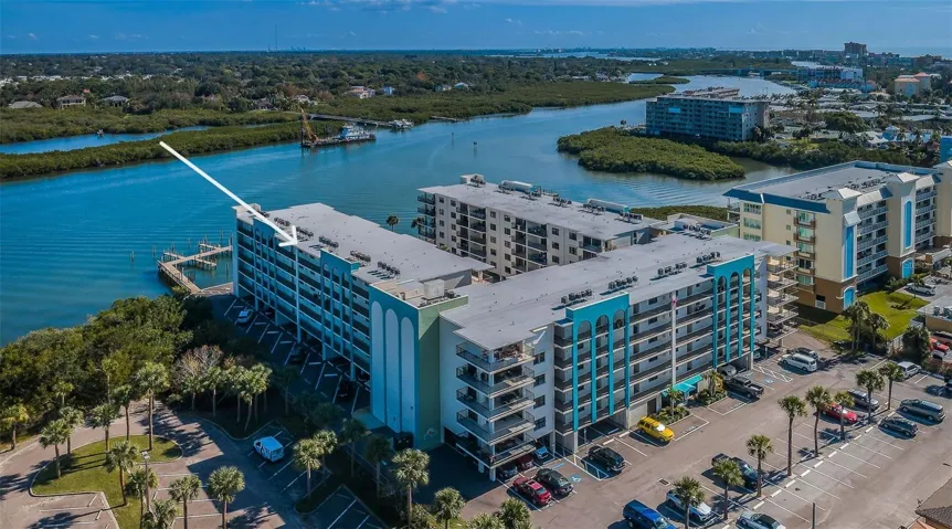 Directly on the Intracoastal Waterway