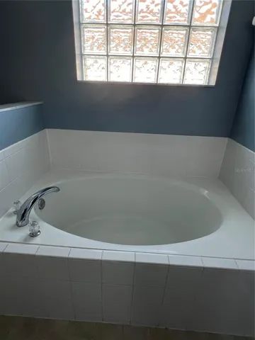 Master Garden Tub