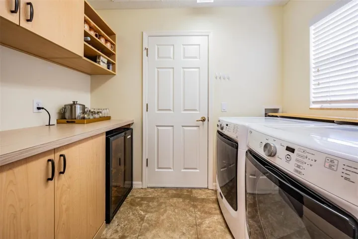 Walk-in laundry room