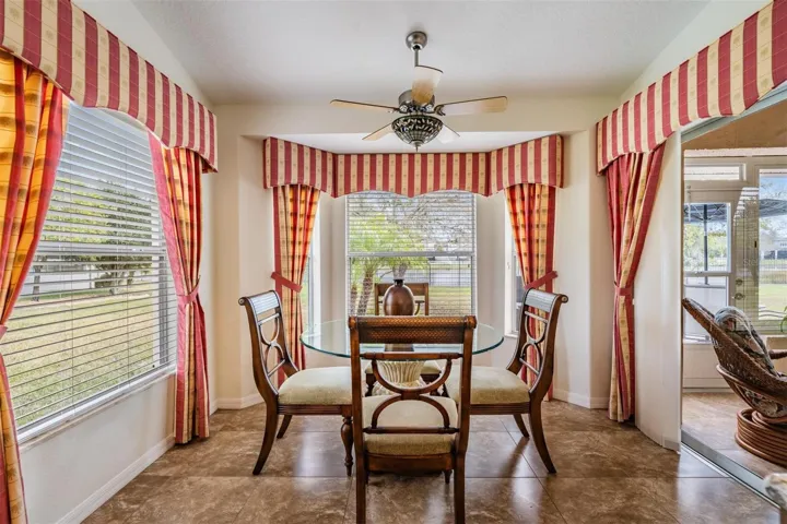 Breakfast nook